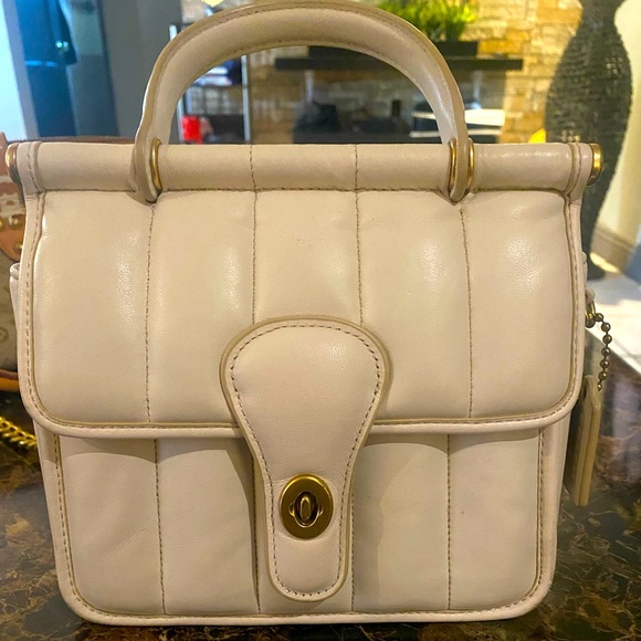 Coach leather purse - Picture 1 of 3